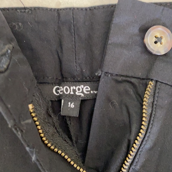 George black shorts - Picture 5 of 6